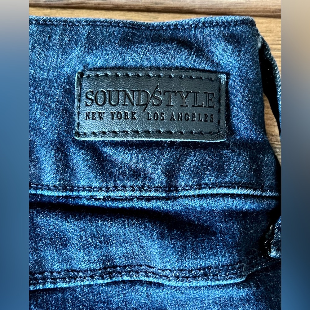Sound/Style High Rise Jeans - Picture 4 of 4